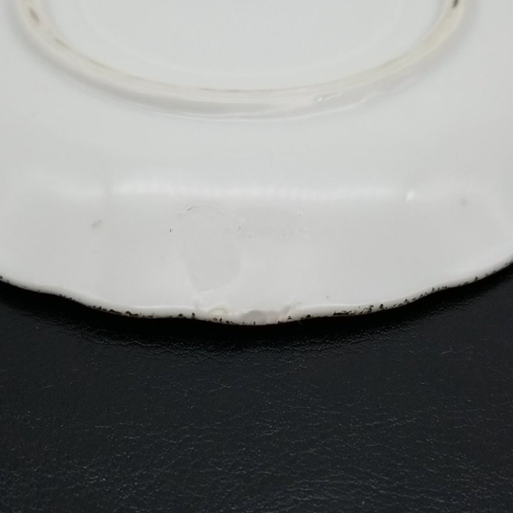Tea cup and saucer - Picture 4 of 8